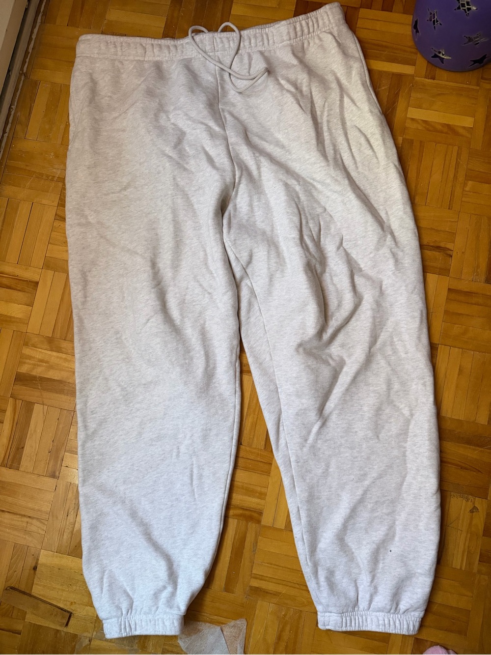 Aritzia Cozy Sweatfleece Light Gray Sweatpants - Comfortable Drawstring Joggers